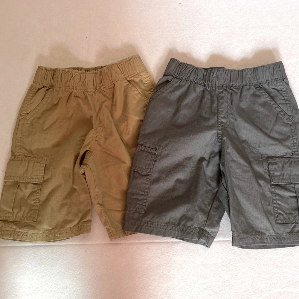 (2 pair)Gray and Tan Cargo Shorts Relaxed Fit Size 4 Summer casual Vacation